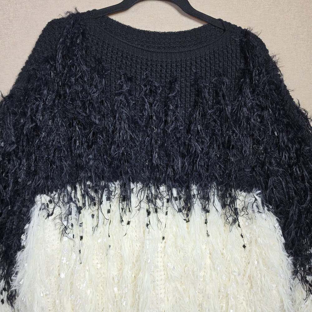 color block black and white Frilly boat neck long fringe Sweater Size Large soft - Picture 2 of 11